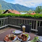 See- Und Bergblick In Bestlage Am